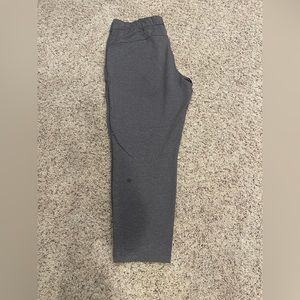 Women’s cropped  Lululemon joggers